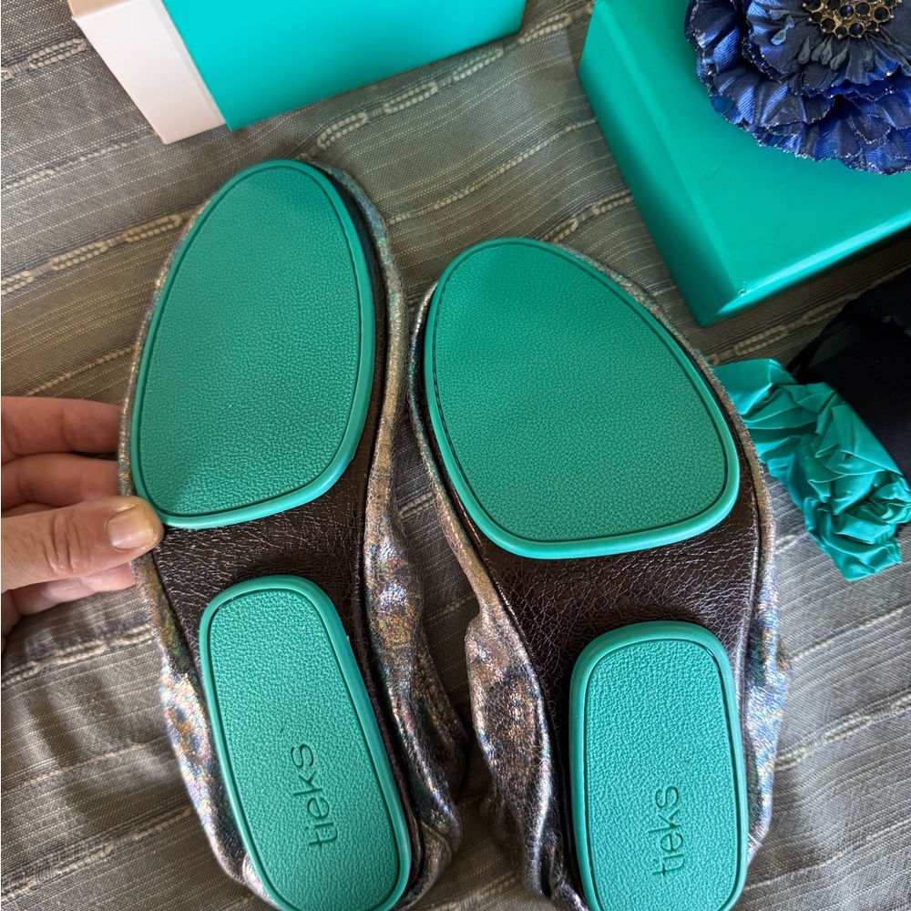 NEW Tieks Love Potion Limited Edition Sz 9, Never Worn - Picture 13 of 14